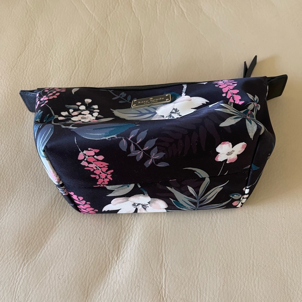 ♠️ Kate Spade Floral Pouch - Picture 4 of 8